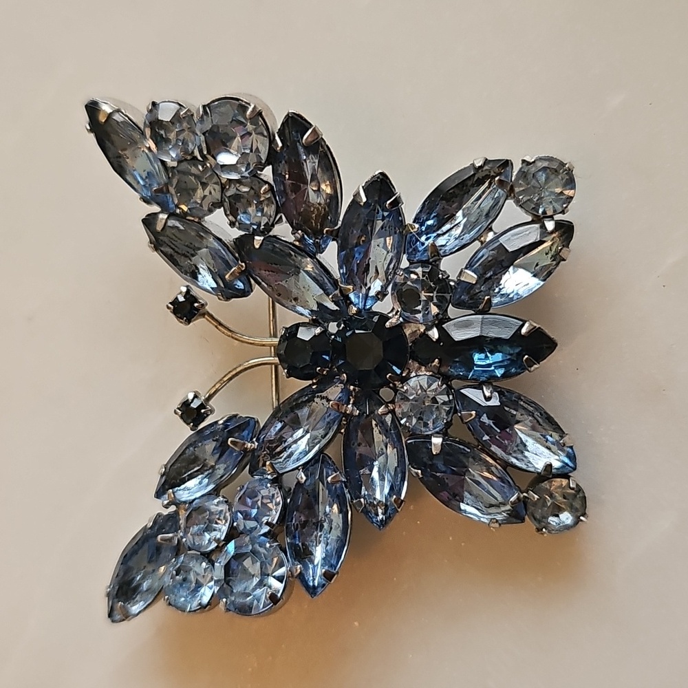 Weiss-Style Vintage Unsigned Rhinestone Butterfly Brooch